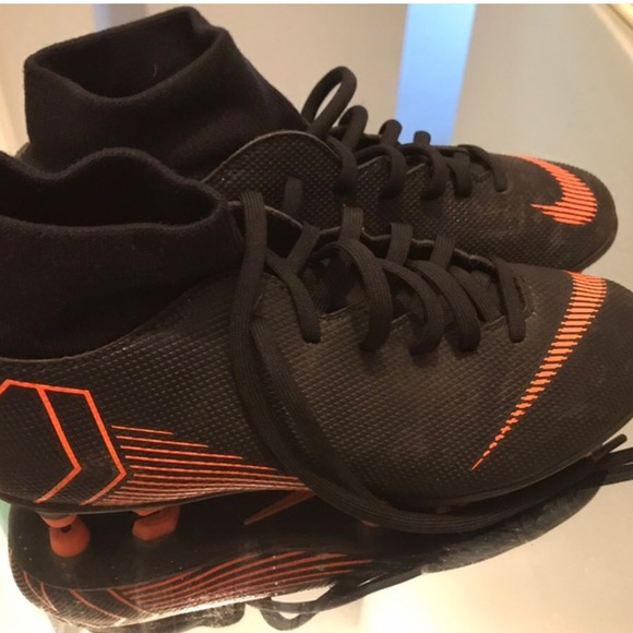 Nike Cleats - Picture 2 of 4